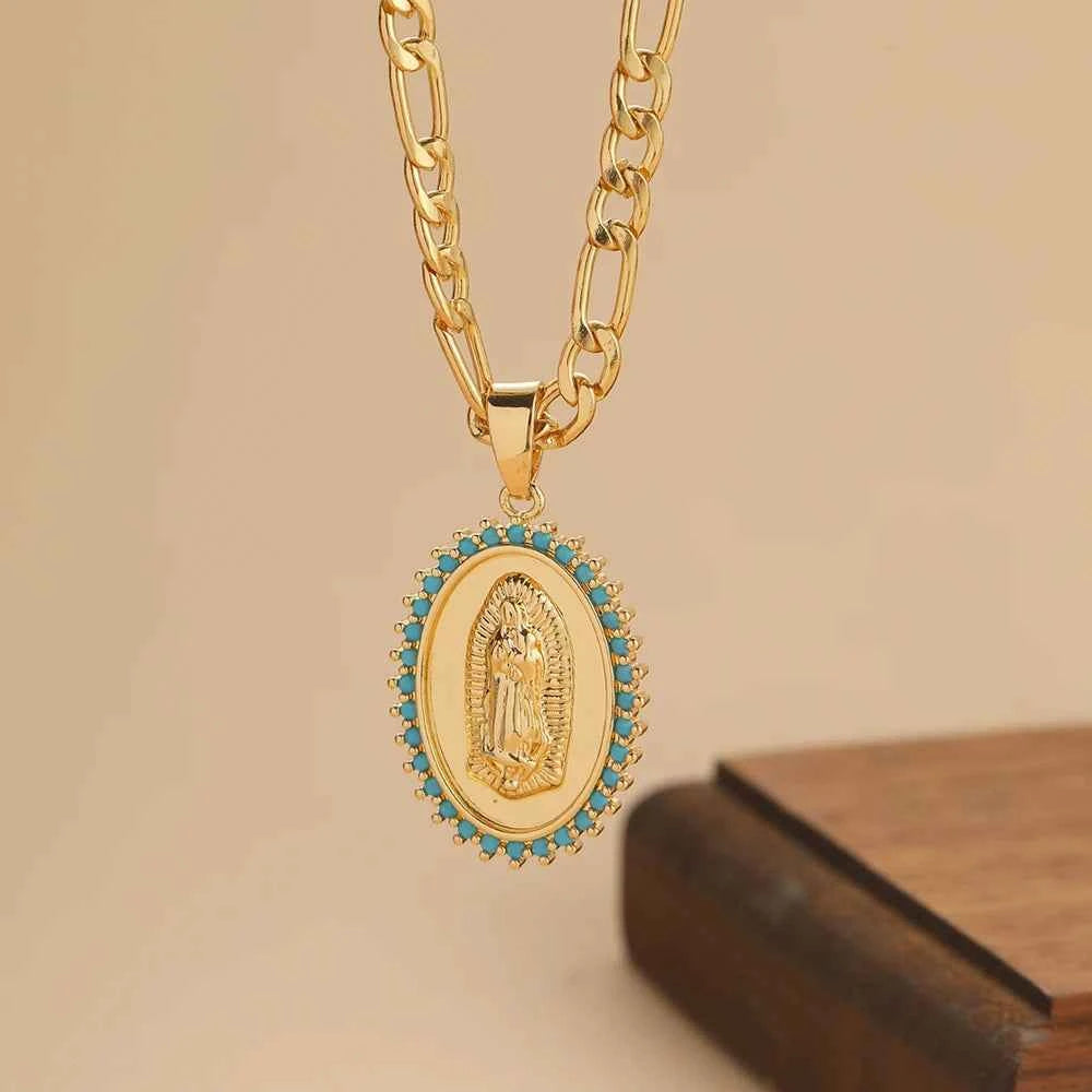 Elegant Colorful Zircon Necklace - Light & Versatile Design