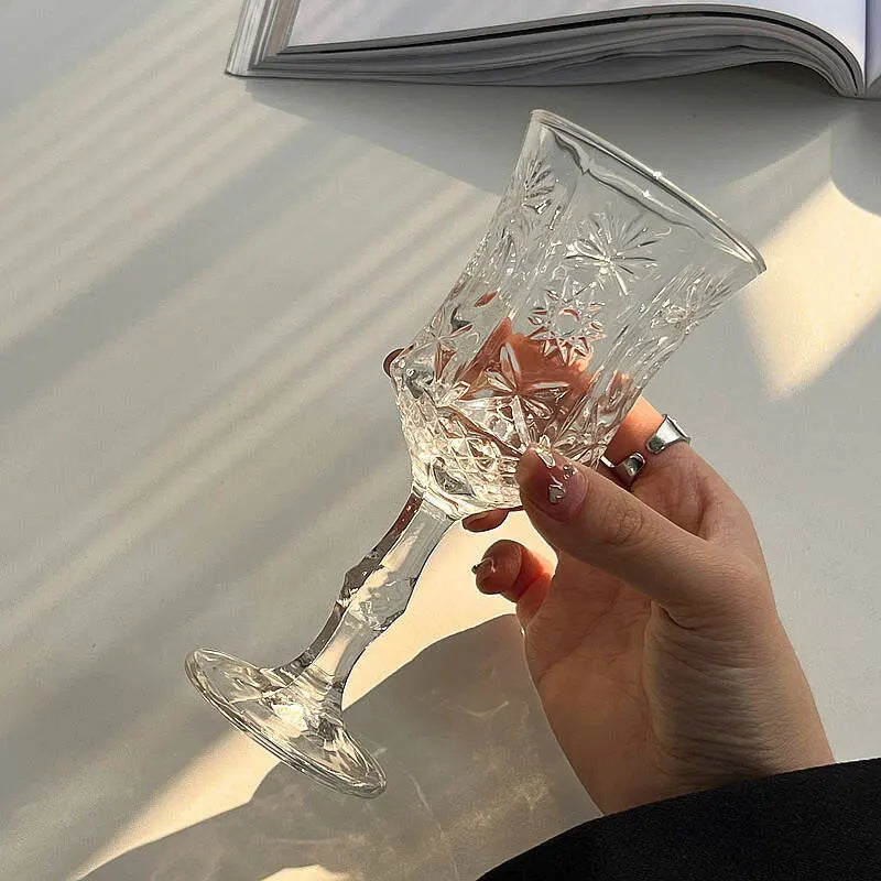 Elegant Vintage Relief Wine Glass - French Style Drinkware
