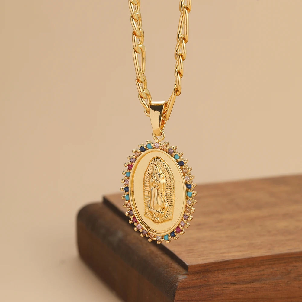 Elegant Colorful Zircon Necklace - Light & Versatile Design