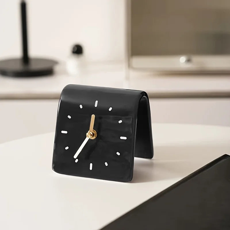 Elegant Silent Desktop Clock - Modern Design & Quiet Operation