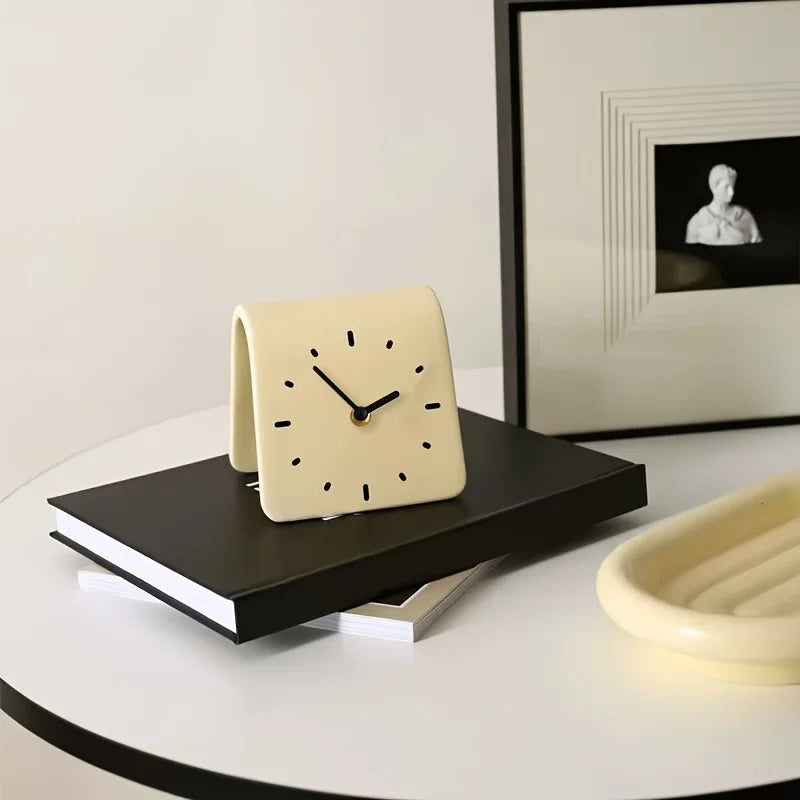 Elegant Silent Desktop Clock - Modern Design & Quiet Operation