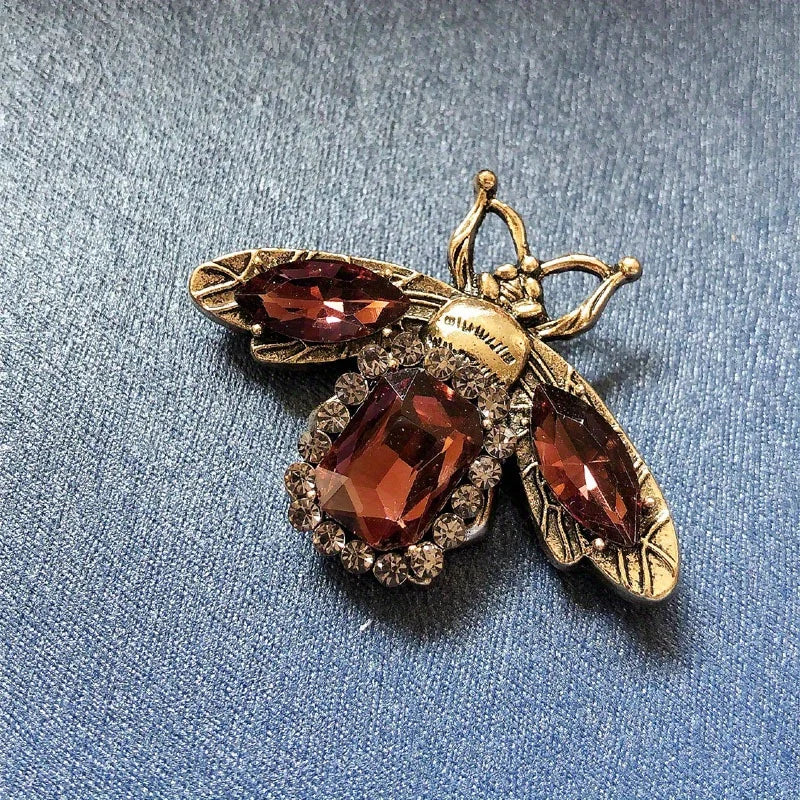 Elegant Crystal Bee Brooch Pin - Vintage Rhinestone Insect Badge