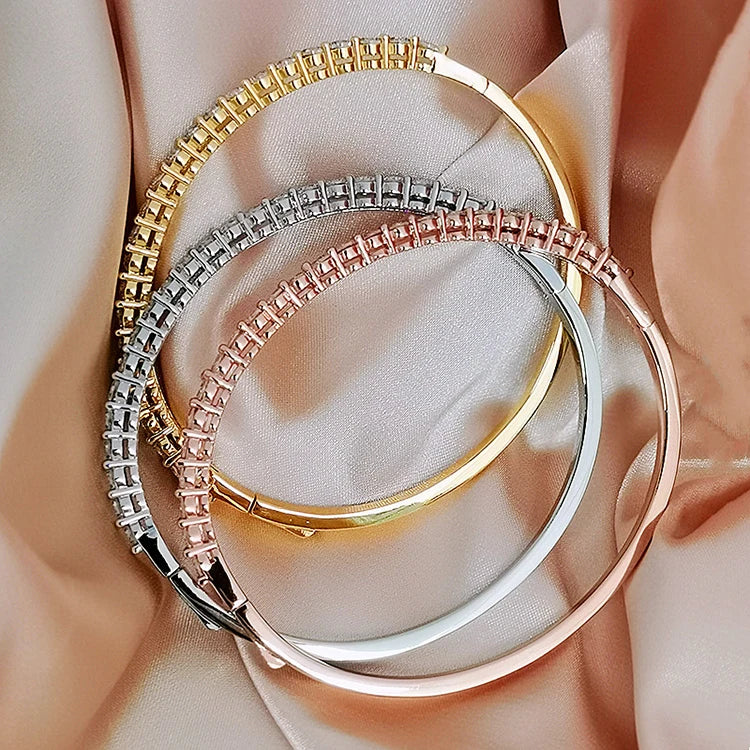 Elegant Luxury Cuff Bangle - 18K Gold Plated