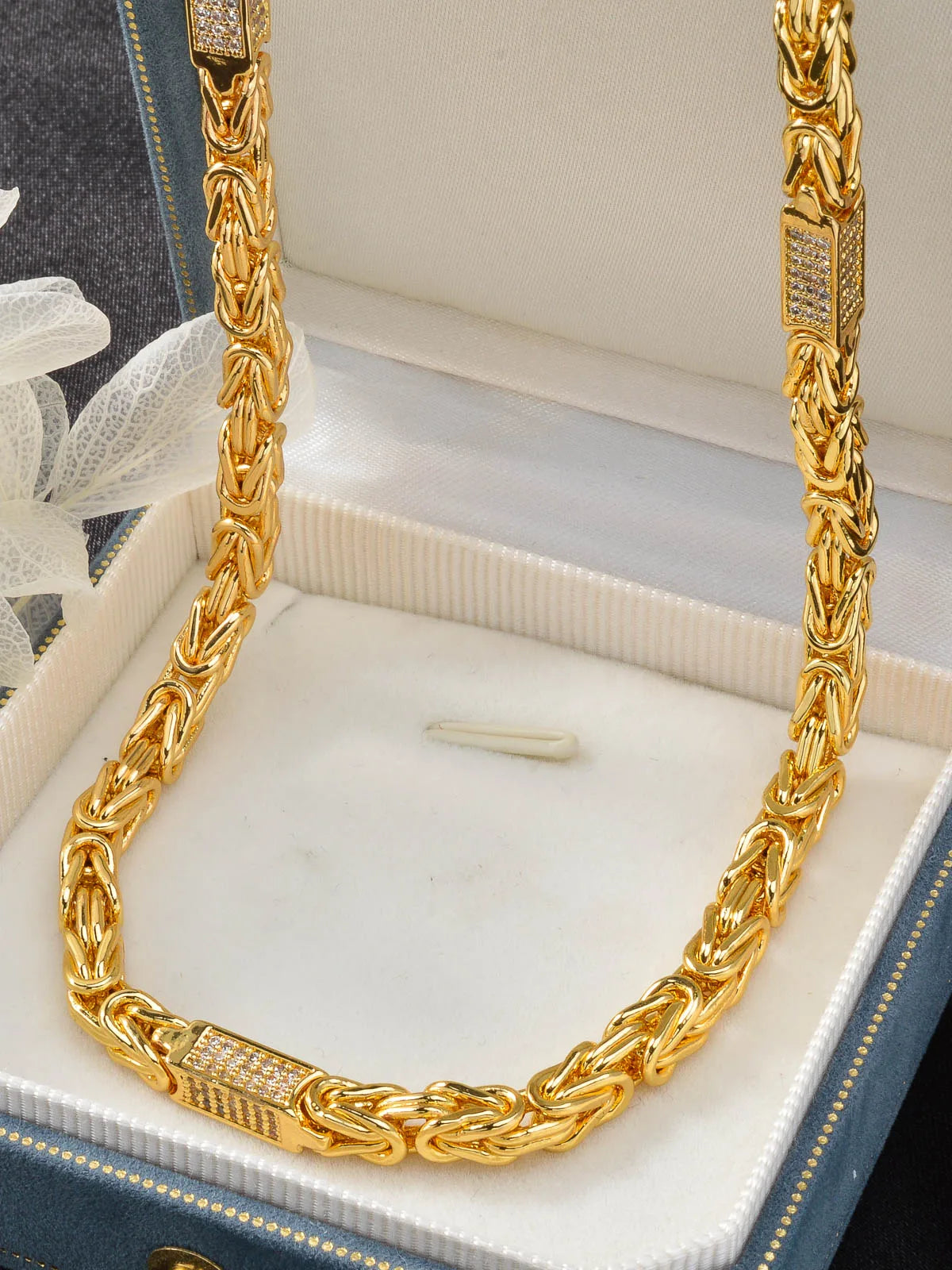 Luxury 18K Gold Plated Snack Chain Necklace - Elegant 24in/28in