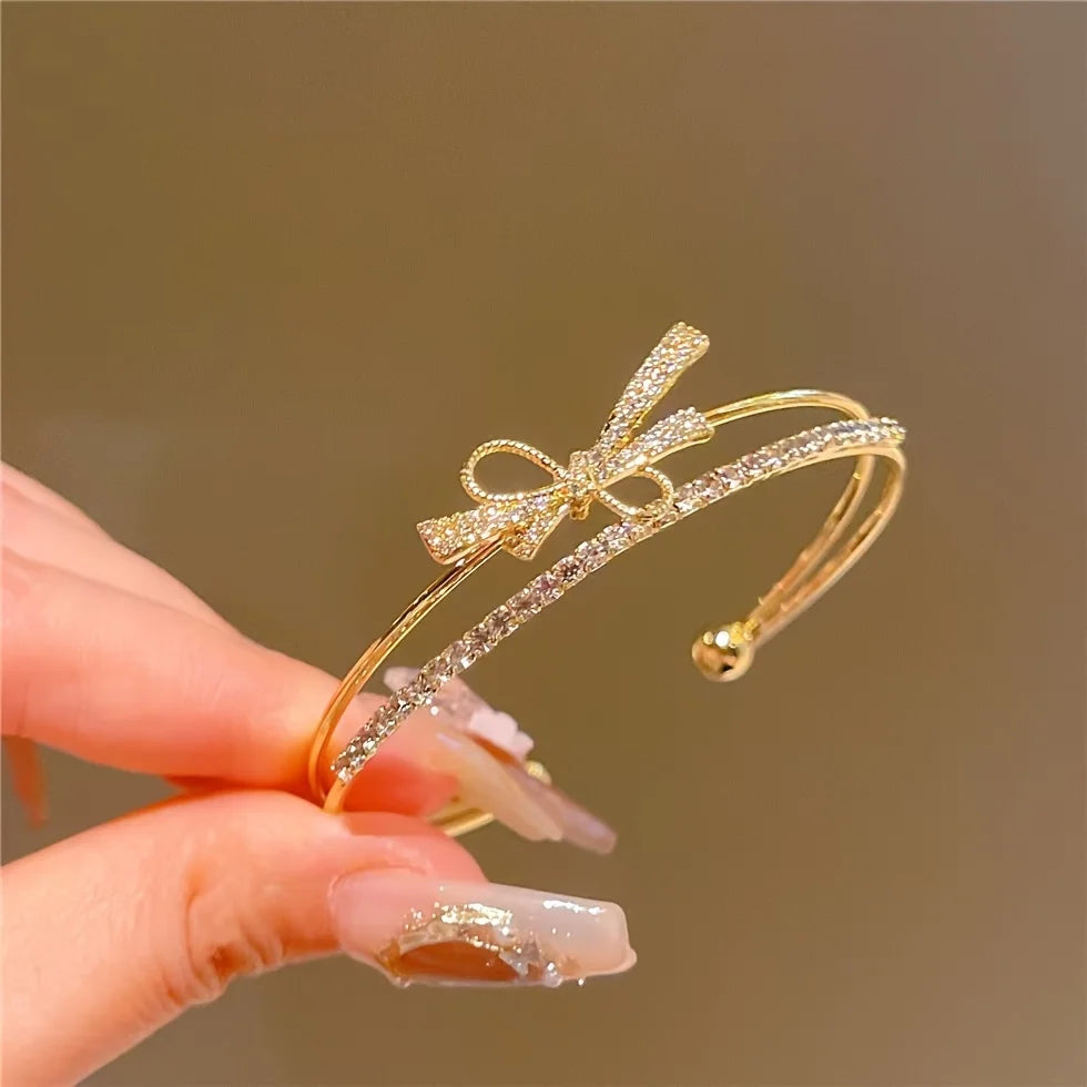 Premium Elegant Bow Bracelet - Sparkling Platinum-Plated Cuff