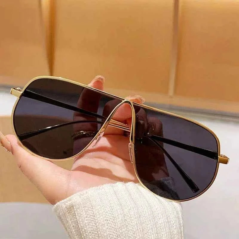 Premium Unisex Pilot Sunglasses - Trendy Gradient Metal Shades