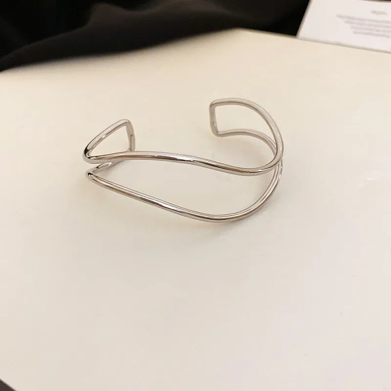 Elegant Luxury Wide Edge Bracelet - Personalized Temperament
