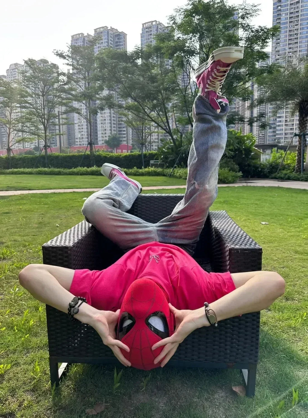 Interactive Spiderman Cosplay Mask - Remote Control Moving Eyes