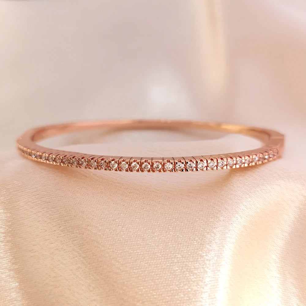 Elegant Luxury Cuff Bangle - 18K Gold Plated