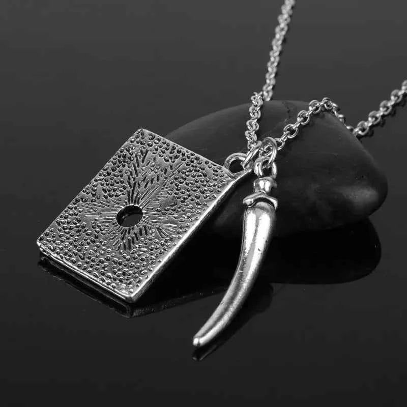 Premium Snake Tooth Pendant Necklace - Stylish Unisex Cosplay Jewelry