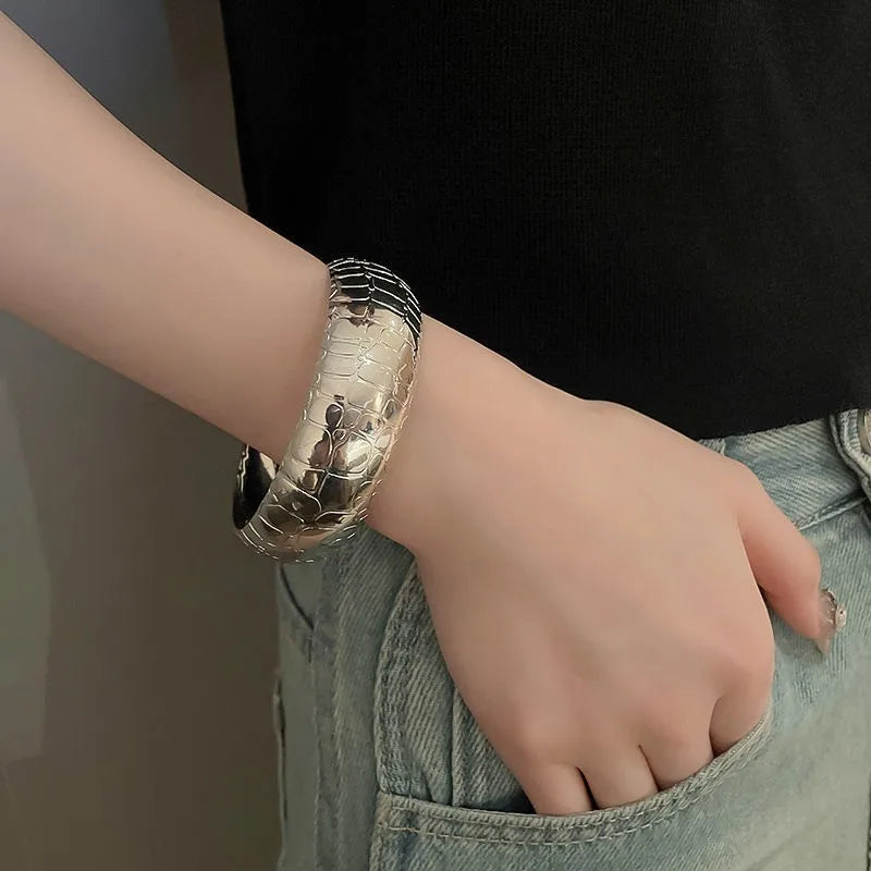 Elegant Luxury Wide Edge Bracelet - Personalized Temperament