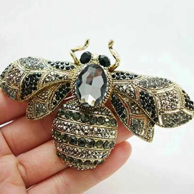 Elegant Crystal Bee Brooch Pin - Vintage Rhinestone Insect Badge