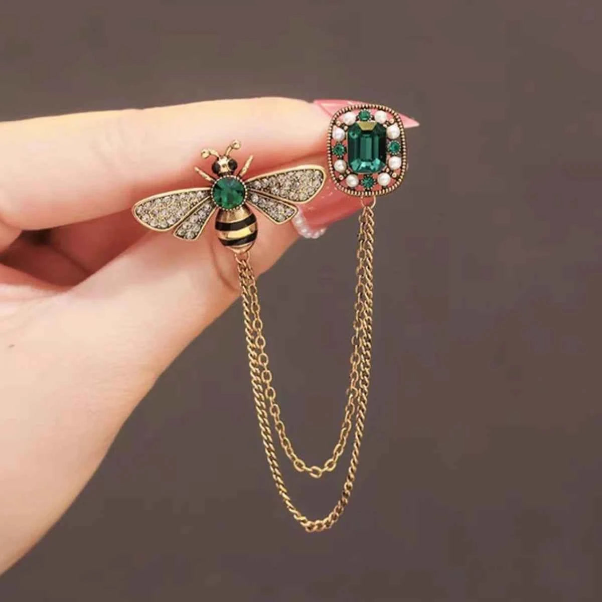 Luxury Crystal Bee Brooch - Elegant Sweater Pin