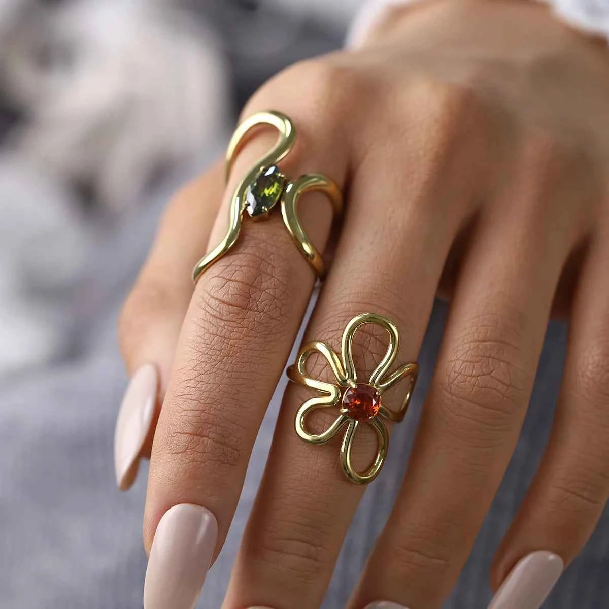 Luxury 18K Gold Irregular Ring - Exquisite Vintage Crystal Jewelry